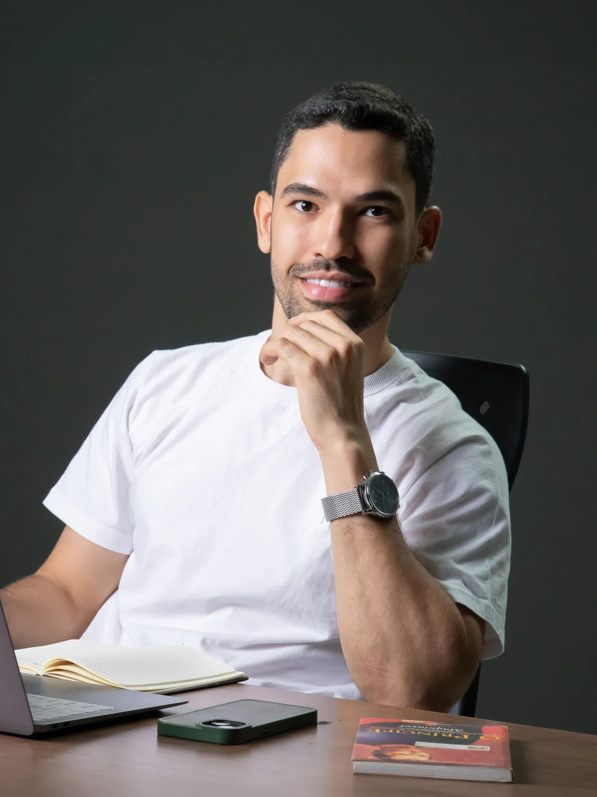 Urbano Leal, da MURB, em sua mesa de trabalho